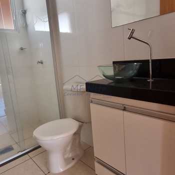 Apartamento em Pirassununga, bairro Residencial Ville Liberta