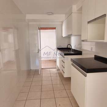 Apartamento em Pirassununga, bairro Residencial Ville Liberta