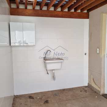 Apartamento em Pirassununga, bairro Residencial Ville Liberta