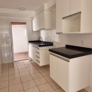 Apartamento em Pirassununga, bairro Residencial Ville Liberta