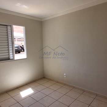 Apartamento em Pirassununga, bairro Residencial Ville Liberta
