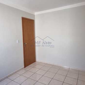 Apartamento em Pirassununga, bairro Residencial Ville Liberta