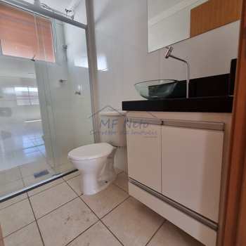 Apartamento em Pirassununga, bairro Residencial Ville Liberta