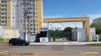 Apartamento, código 10133596 em Pirassununga, bairro Residencial Garrovers