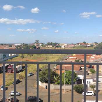 Apartamento em Pirassununga, bairro Residencial Garrovers