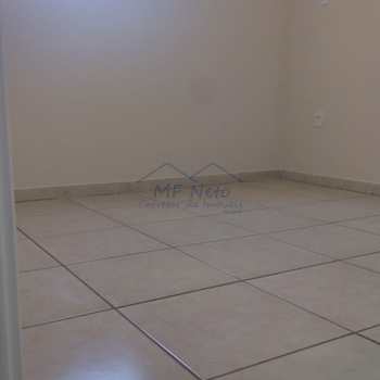 Apartamento em Pirassununga, bairro Residencial Garrovers