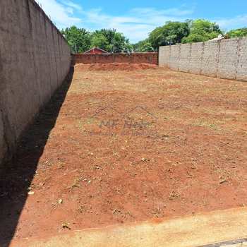 Terreno em Pirassununga, bairro Jardim Kanebo