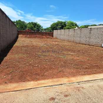 Terreno em Pirassununga, bairro Jardim Kanebo