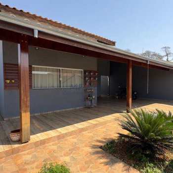Casa em Pirassununga, bairro Parque dos Eucaliptos