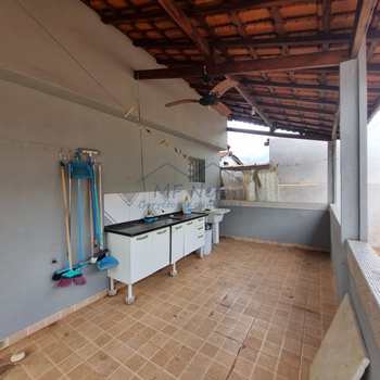Casa em Pirassununga, bairro Vila Pinheiro