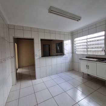 Casa em Pirassununga, bairro Vila Pinheiro