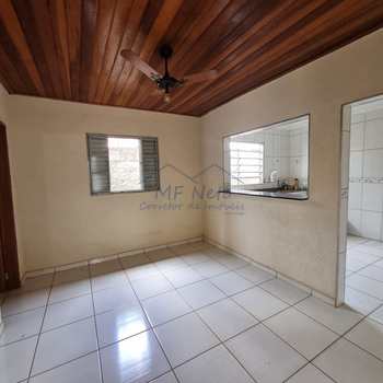 Casa em Pirassununga, bairro Vila Pinheiro