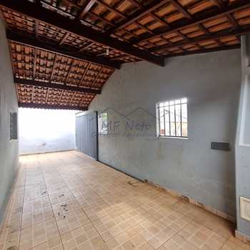 Casa em Pirassununga, bairro Vila Pinheiro
