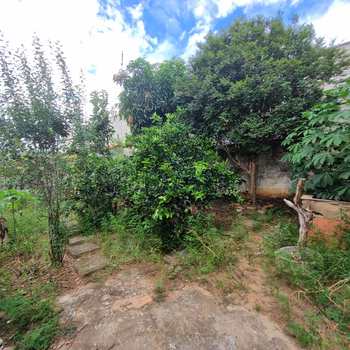 Casa em Pirassununga, bairro Vila Pinheiro