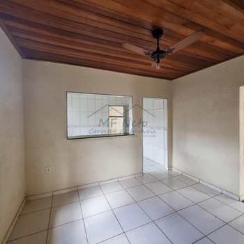 Casa em Pirassununga, bairro Vila Pinheiro