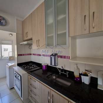 Apartamento em Pirassununga, bairro Centro
