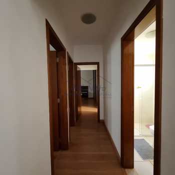 Apartamento em Pirassununga, bairro Centro