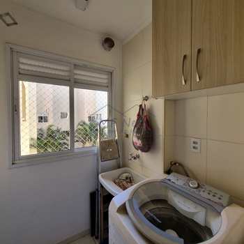 Apartamento em Pirassununga, bairro Centro