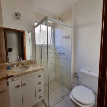 Apartamento em Pirassununga, bairro Centro