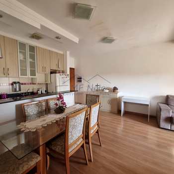 Apartamento em Pirassununga, bairro Centro