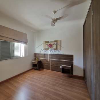 Apartamento em Pirassununga, bairro Centro