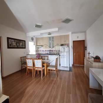 Apartamento em Pirassununga, bairro Centro