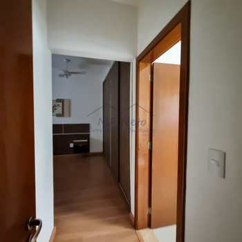 Apartamento em Pirassununga, bairro Centro
