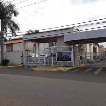 Apartamento em Pirassununga, bairro Centro