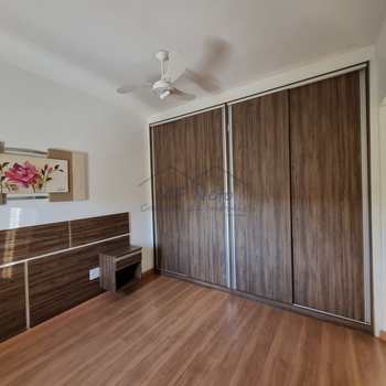 Apartamento em Pirassununga, bairro Centro