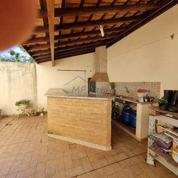 Casa em Pirassununga, bairro Cidade Jardim