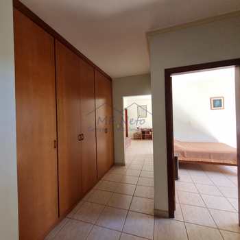 Casa em Pirassununga, bairro Cidade Jardim