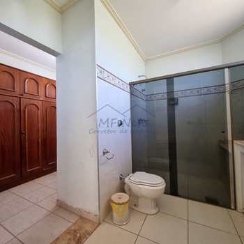 Casa em Pirassununga, bairro Cidade Jardim