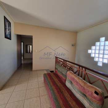 Casa em Pirassununga, bairro Cidade Jardim