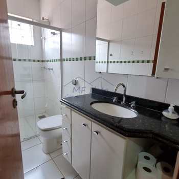 Casa em Pirassununga, bairro Jardim Petrópolis
