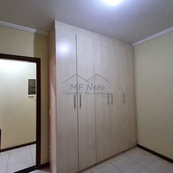 Casa em Pirassununga, bairro Jardim Petrópolis