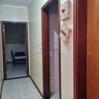 Casa em Pirassununga, bairro Jardim Petrópolis
