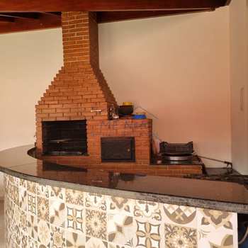 Casa em Pirassununga, bairro Jardim Petrópolis