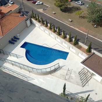 Apartamento em Pirassununga, bairro Edifício Maison Royale