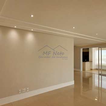 Apartamento em Pirassununga, bairro Edifício Maison Royale