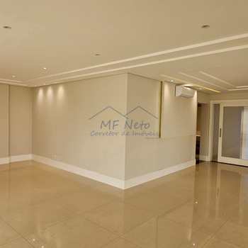 Apartamento em Pirassununga, bairro Edifício Maison Royale