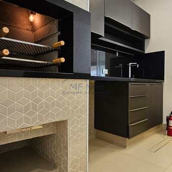 Apartamento em Pirassununga, bairro Edifício Maison Royale