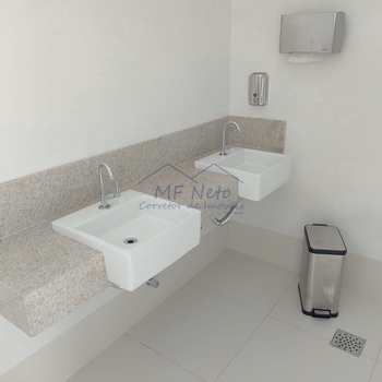 Apartamento em Pirassununga, bairro Edifício Maison Royale