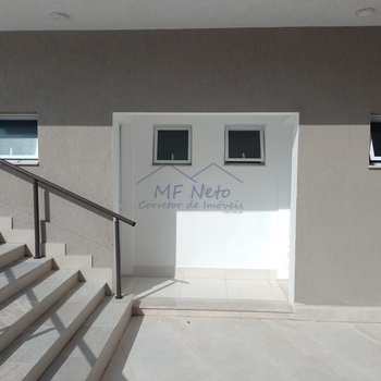 Apartamento em Pirassununga, bairro Edifício Maison Royale