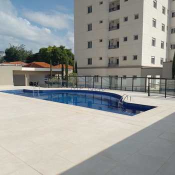 Apartamento em Pirassununga, bairro Edifício Maison Royale