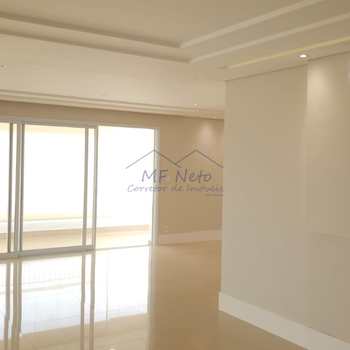 Apartamento em Pirassununga, bairro Edifício Maison Royale