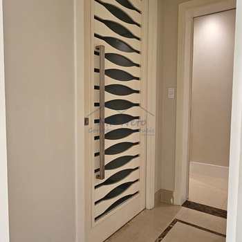 Apartamento em Pirassununga, bairro Edifício Maison Royale