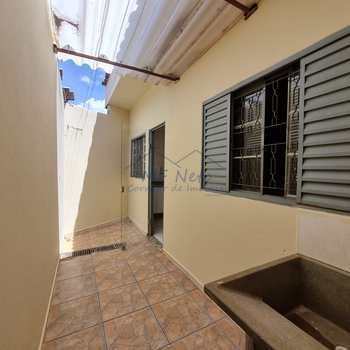 Casa em Pirassununga, bairro Jardim Morumbi