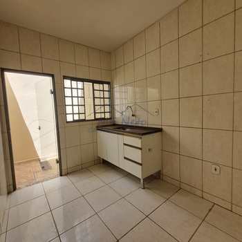 Casa em Pirassununga, bairro Jardim Morumbi