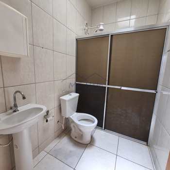 Casa em Pirassununga, bairro Jardim Morumbi