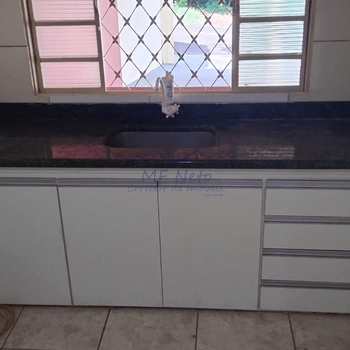 Casa em Pirassununga, bairro Jardim Elite